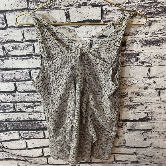 Cabi 5359 Flutter Tank Top Blouse Size Small - Picture 5 of 7